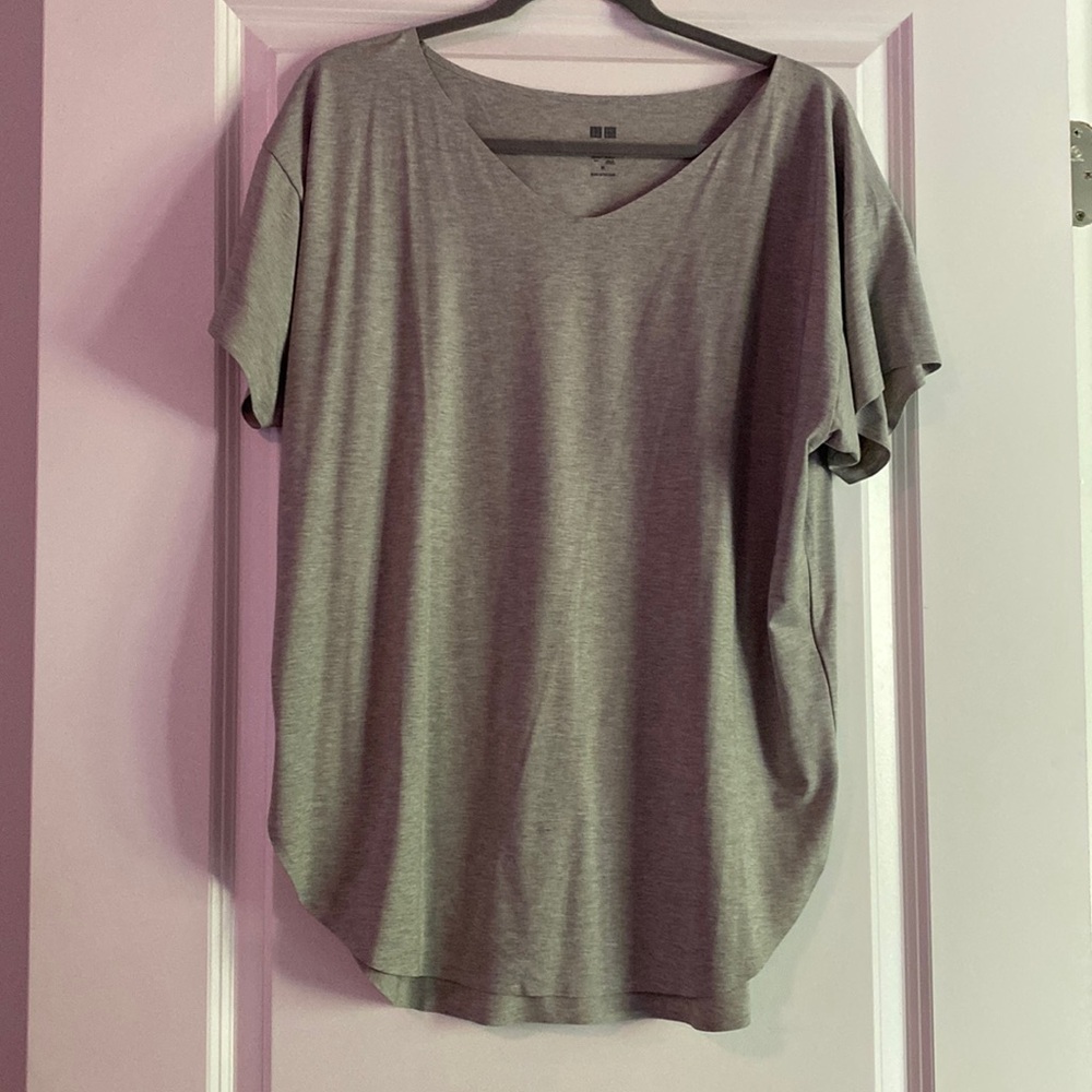 UNIQLO | AIRism Seamless V-Neck Long T-Shirt Size M Gray